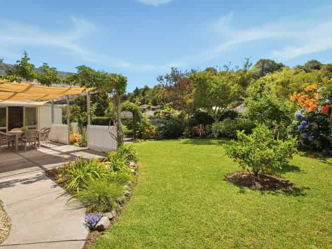 104 Waterside Drive, Pyes Pa