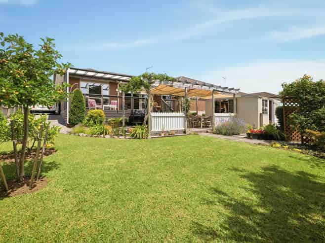 104 Waterside Drive, Pyes Pa