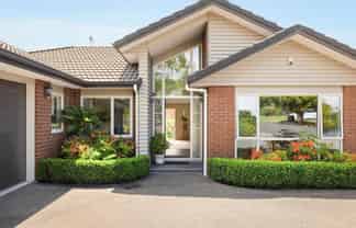 104 Waterside Drive, Pyes Pa