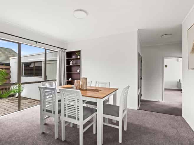 35 Townshend Crescent, Greenmeadows