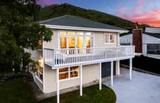 18 Tui Crescent, Waikanae