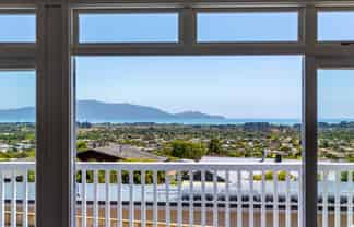 18 Tui Crescent, Waikanae