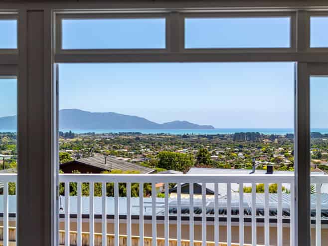 18 Tui Crescent, Waikanae