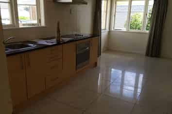 2/16 Kauri Glen Road, Northcote