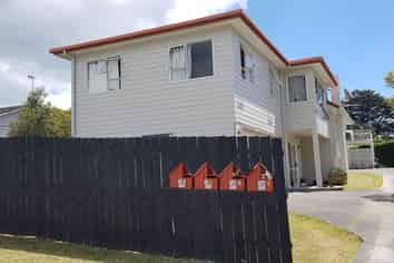 2/16 Kauri Glen Road, Northcote