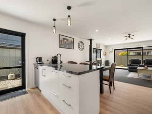 24A Brandon Street, Alexandra