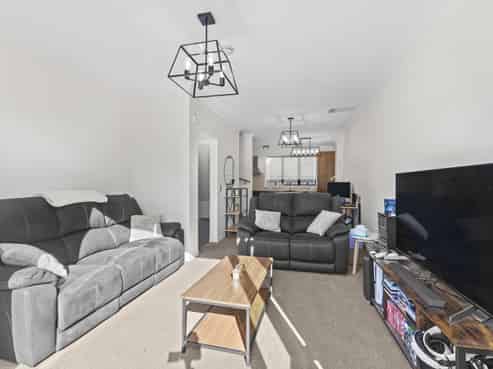 86 Norwood Drive, Flat Bush