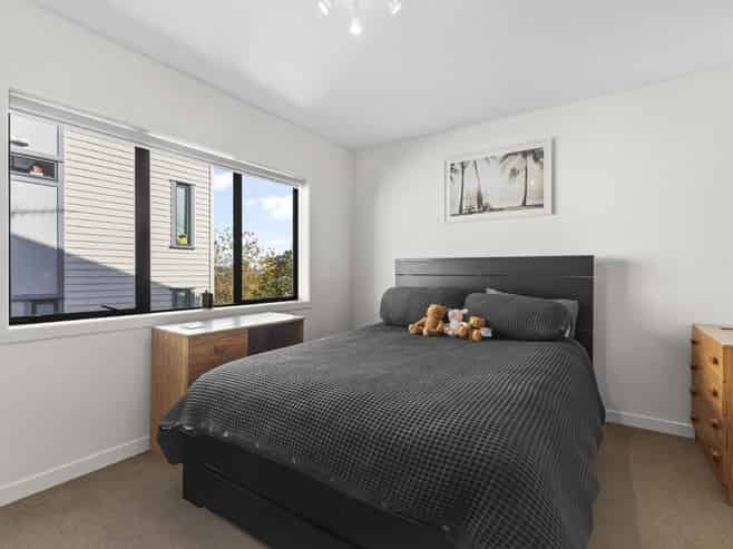 86 Norwood Drive, Flat Bush