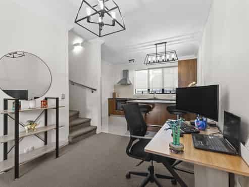 86 Norwood Drive, Flat Bush