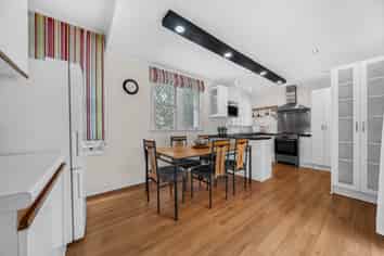 19 Paparoa Road, Cockle Bay