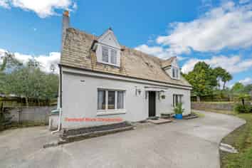 19 Paparoa Road, Cockle Bay