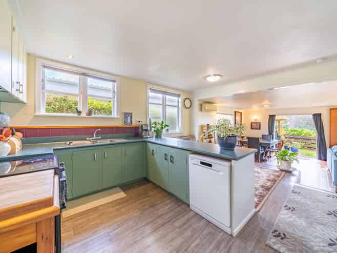 120 Miromiro Road, Normandale