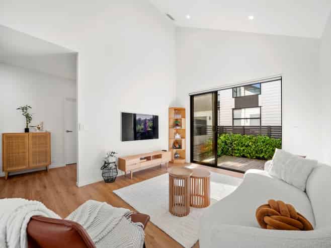 1B Lemon Grove Lane, Greenhithe