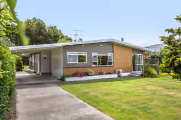 100 East Street, Greytown