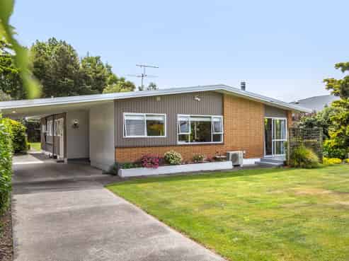 100 East Street, Greytown