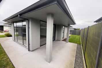 66 Driving Range Road, Solway