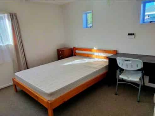 10A Holdaway Avenue, Northcote