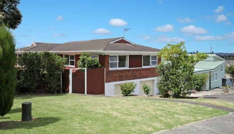 10A Holdaway Avenue, Northcote
