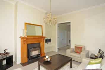 Top Flat/132a Kelburn Parade, Kelburn