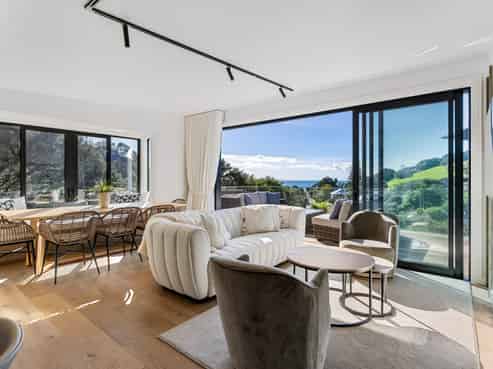 12 Victoria Road North, Onetangi