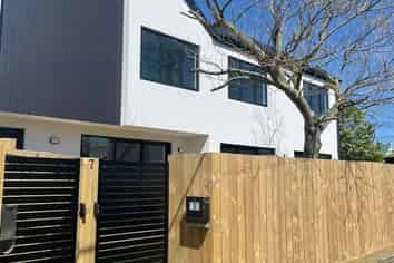 2/7 Hume Street, Sydenham