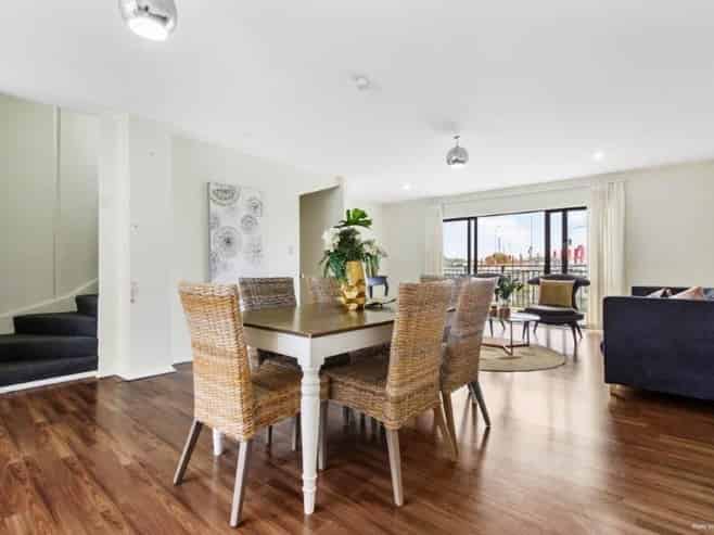 10/6 Ambrico Place, New Lynn