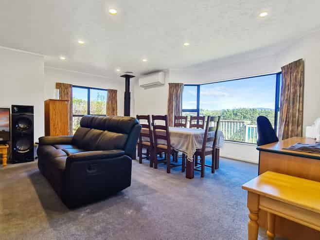 35 Peppertree Lane, Woodridge