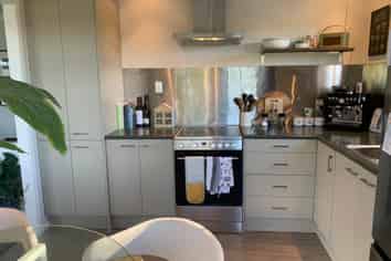 27a Raymond Terrace, Northcote