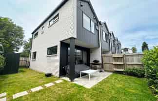 7/12 Enderby Drive, Te Atatu Peninsula