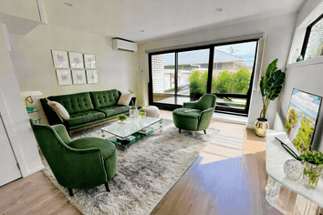 7/12 Enderby Drive, Te Atatu Peninsula