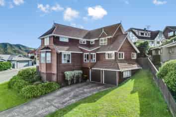 28 Satara Crescent, Khandallah