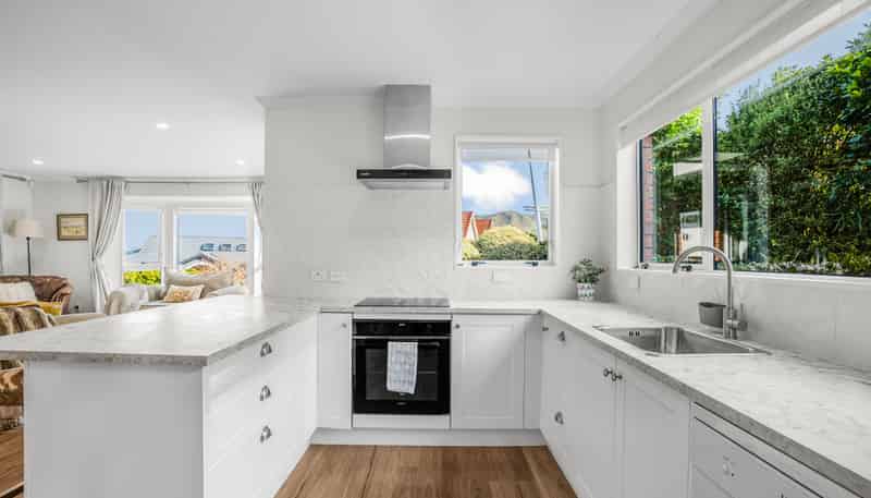 28 Satara Crescent, Khandallah