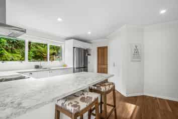 28 Satara Crescent, Khandallah