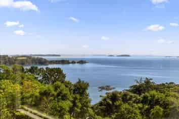 93 Queens Drive, Oneroa