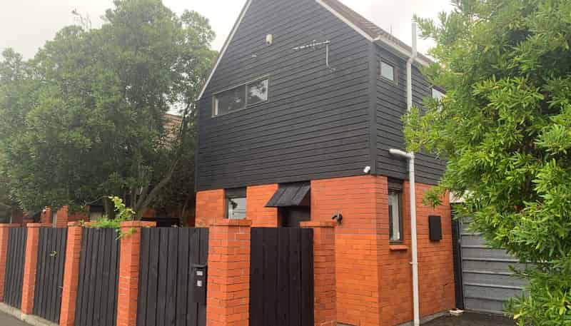 2b Coles Place, Saint Albans