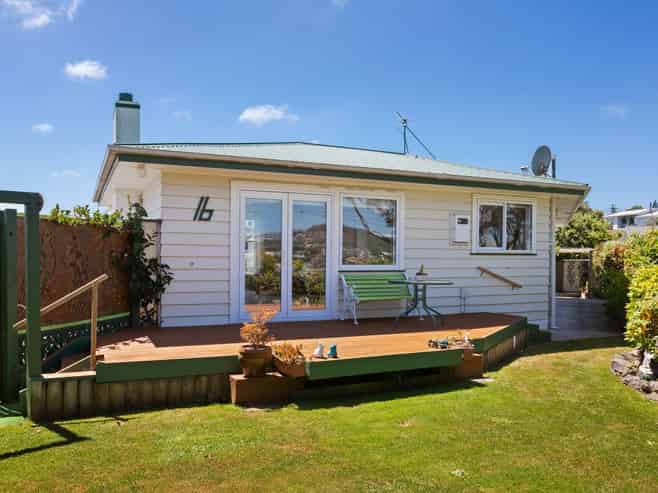 16 Mana View Road, Paremata