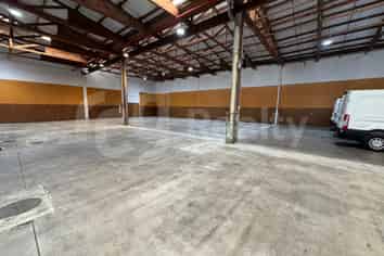 LARGE HIGH STUD WAREHOUSE | 827sqm