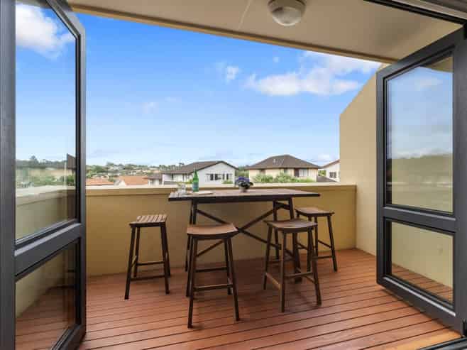 26 Greenbough Lane, Greenhithe