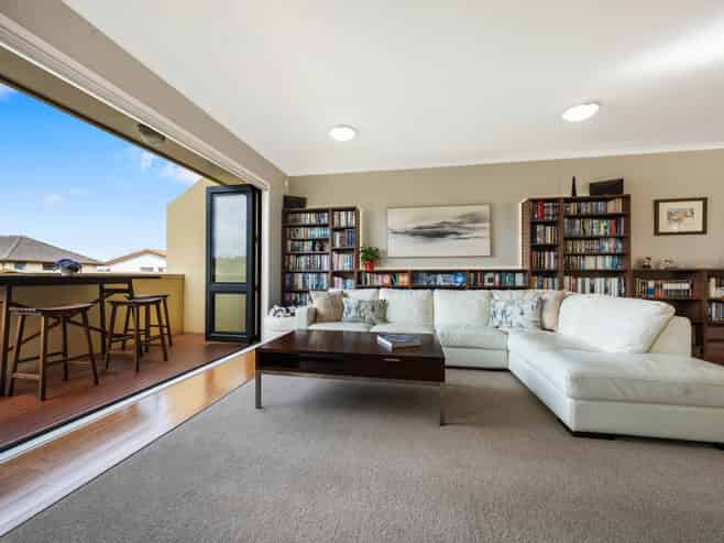 26 Greenbough Lane, Greenhithe