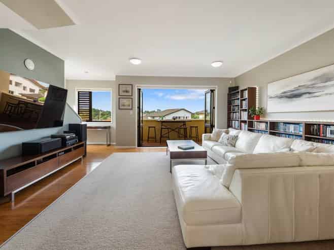 26 Greenbough Lane, Greenhithe