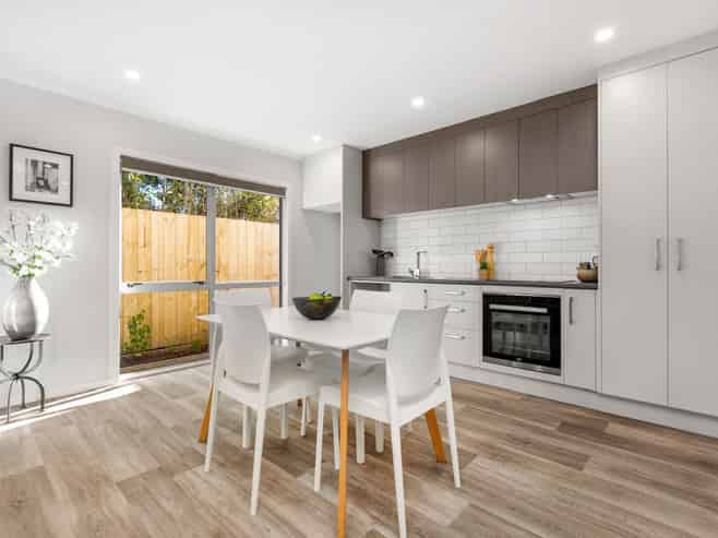 2/10 Gazeley Avenue, Silverdale