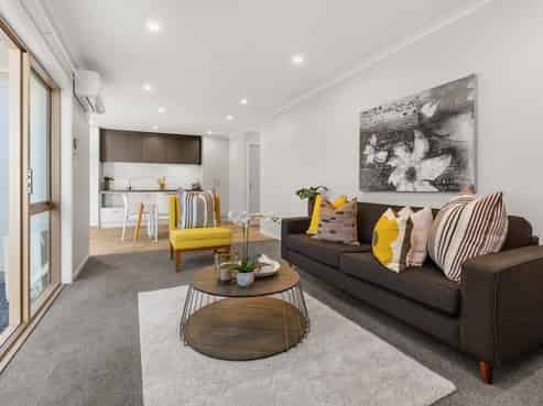 2/10 Gazeley Avenue, Silverdale