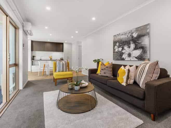 2/10 Gazeley Avenue, Silverdale