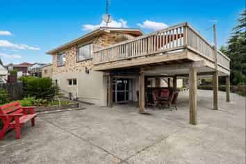 5 Clotworthy Crescent (Downstairs), Onerahi