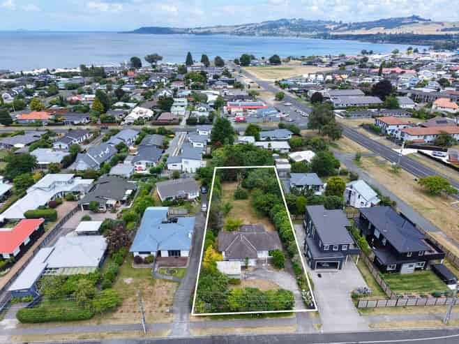 5 Mere Road, Taupo