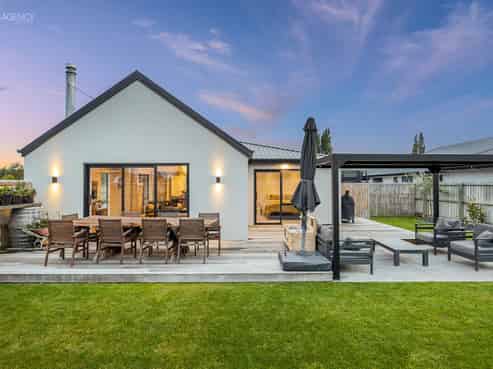 46 McQuillan Avenue, Woodend