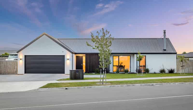46 McQuillan Avenue, Woodend