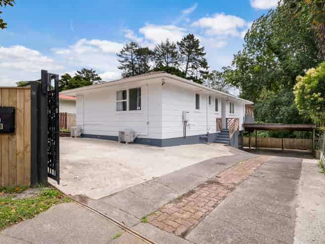 78 Helena Street, Massey