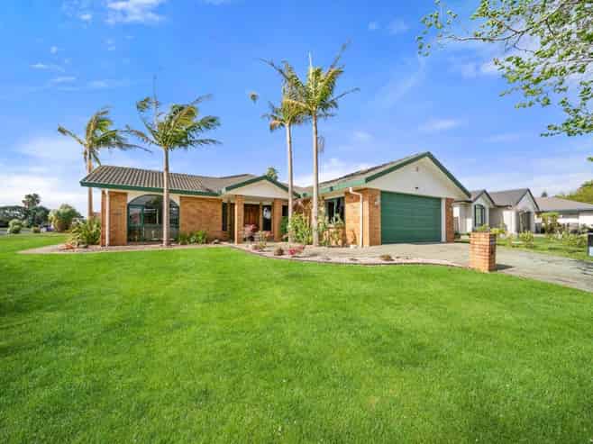 99 Moyrus Crescent, East Tamaki Heights