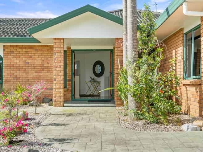 99 Moyrus Crescent, East Tamaki Heights